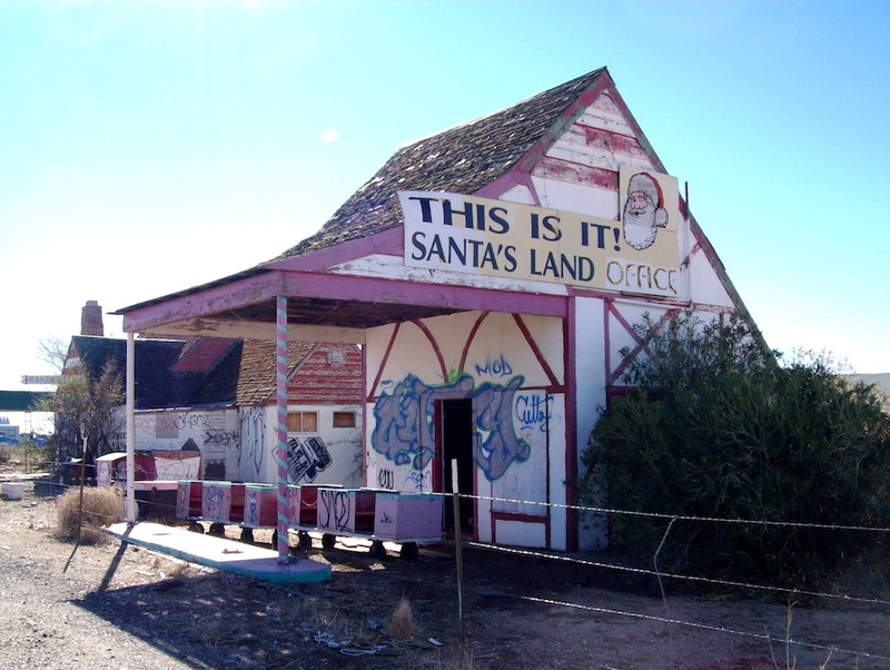 Illustration for article titled Abandoned Santa villages are latest casualties of the War on Christmas